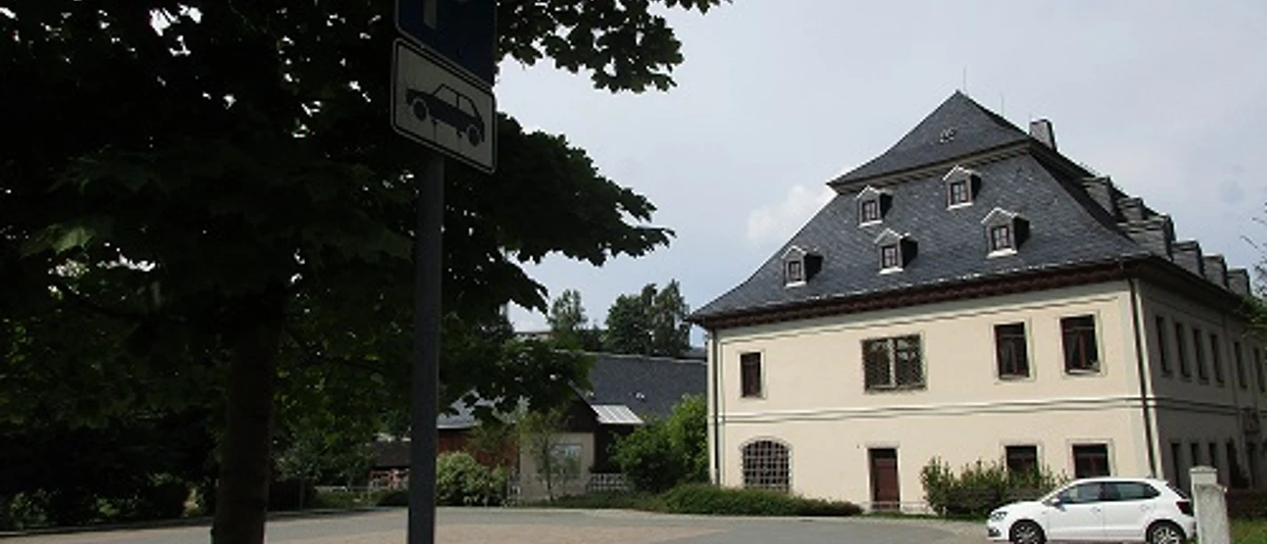 Parkplatz am Hammerherrenhaus Tannenbergsthal