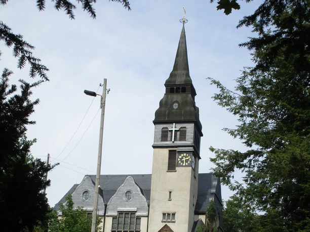 Lutherkirche Tannenbergsthal am Felsenweg 4