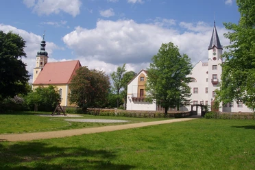 Belgershain - Kirche und Schloss