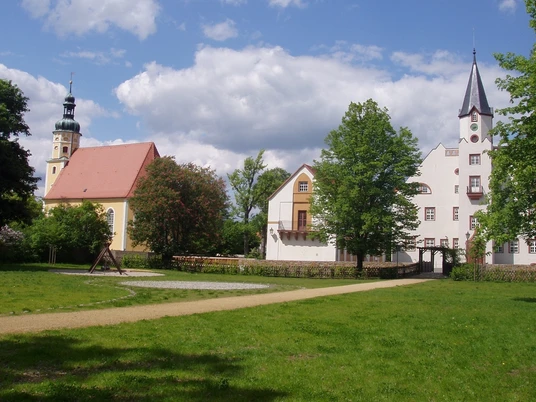 Belgershain - Kirche und Schloss