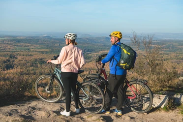 Radfahrer auf dem Hohen Schneeberg