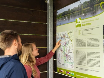 Infotafel Auwaldtour am Parkplatz in Zabeltitz