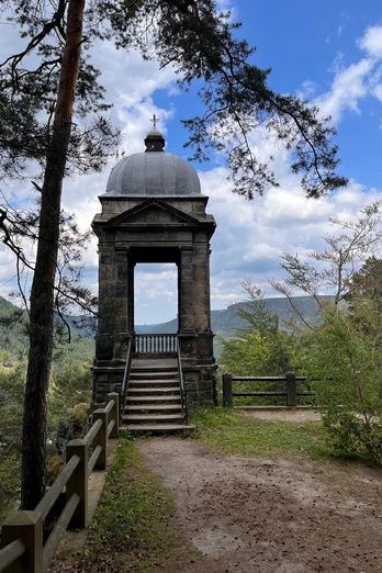 Elbwarte - Sandsteinpavillion