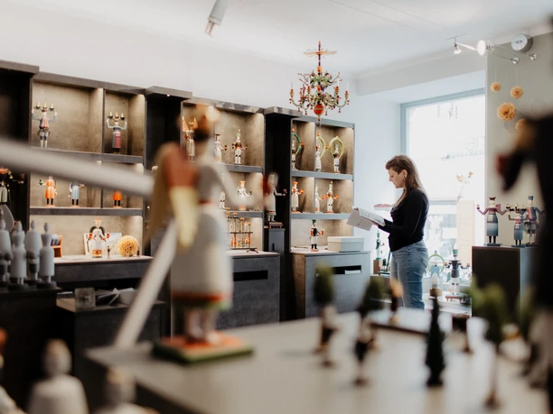 Ladengeschäft der Firma Horatzscheck Kunsthandwerk in Annaberg-Buchholz TVE Bilderserie Handwerk 2024