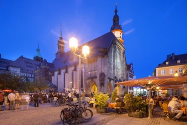 Jakobikirche und Kirchplatz