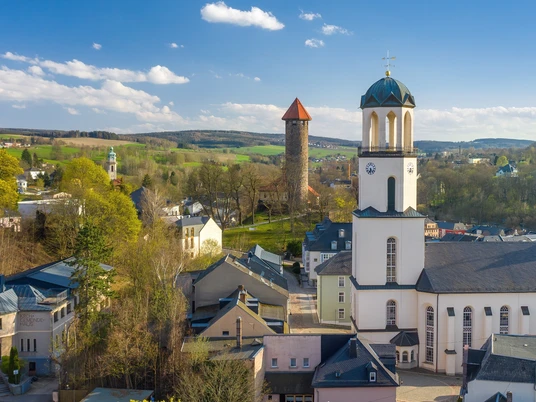 Auerbach Stadtkirche und Schloßturm