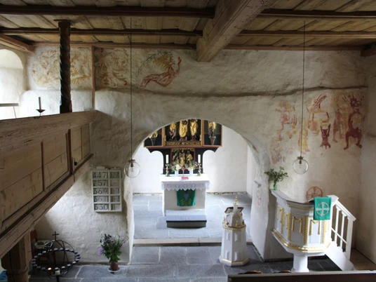 Kirche Thossen - Blick in den Innenraum