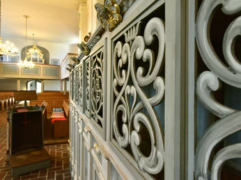 Thierbach - Blick in den Kirchenraum