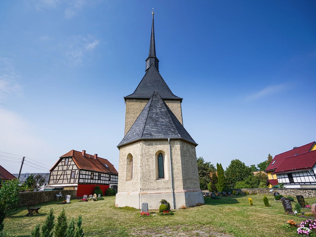 Chorturmkirche in Wöhlsdorf bei Auma