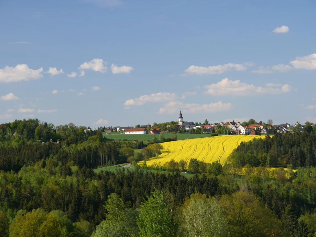 Blick auf die Kirche Reinsdorf bei Greiz