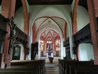 Innenraum der Mauritiuskirche Münchenbernsdorf