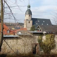 Stadtmauer mit Blick auf die Nikolaikirche Schmölln