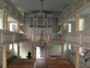 Innenraum der Langenwolschendorfer Kirche