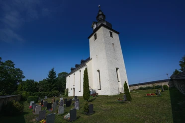 Göschitz bei Schleiz - Kirche mit Friedhof