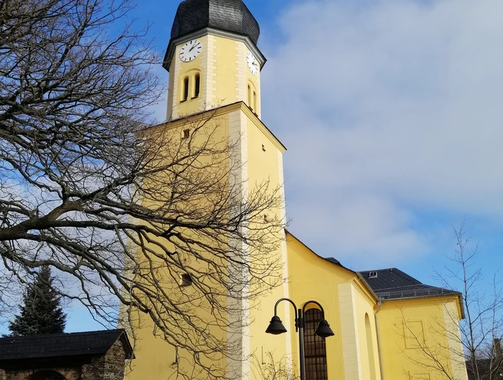 Kirche in Hohndorf - Westansicht