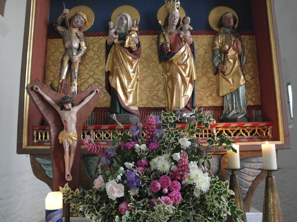 Altar der Kirche Tschirma