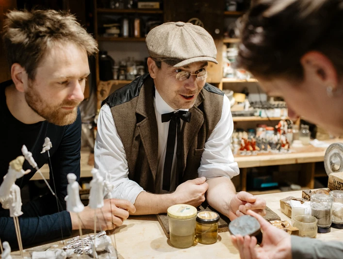 Schauvorführung der Manufaktur Lahl-Massefiguren in Annaberg-Buchholz TVE Bilderserie Handwerk 2024