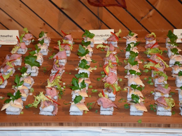 Schlemmerbuffet Copyright Patricia Dickerhof Roth 1