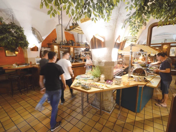 Buffet Ratsbrauhaus NEU.jpg