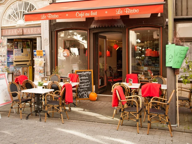 Bistro & Café Au Lait, Außenbestuhlung, Hann. Münden
