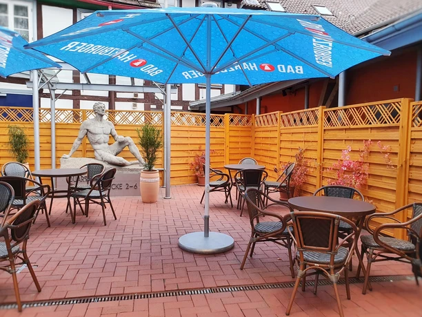 Café in der kleinen Gasse_Außenbereich