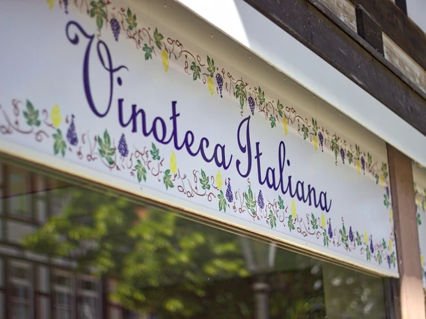 Vinoteca Italiana_Schriftzug Außen