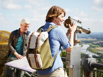 Besucher am Kaiser-Wilhem-Denkmal