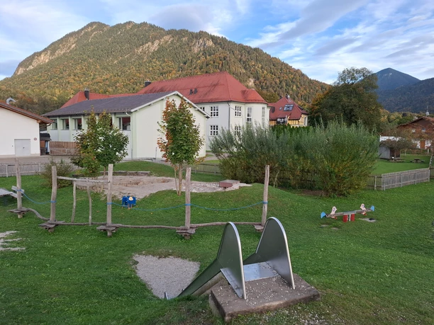 Spielplatz Eschenlohe Rutsche
