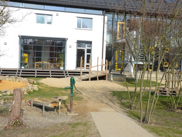 offene Spielelandschaft hinter dem Mütterzentrum Salzgitter-Bad