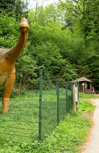 Dinosaurier bei den Dinosaurierspuren bei Barkhausen