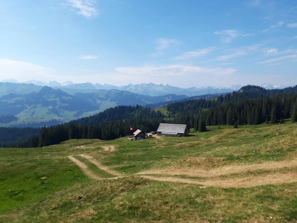 Spital mit Alphütte