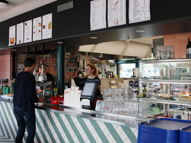 Selbstbedienungsrestaurant im Strandbad Tennwil