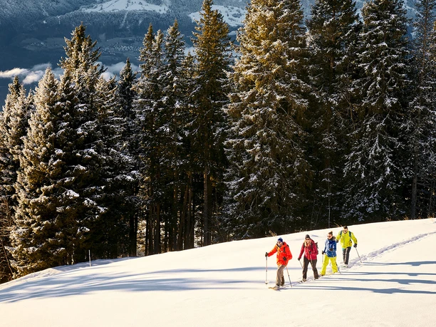 Eine Schneeschuhtour auf der Rigi mit Blick auf See und Berge