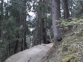 Wanderung vom Fieschertal über Fiesch nach Lax via "Laggeraweg"