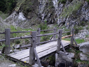 Wanderung vom Fieschertal über Fiesch nach Lax via "Laggeraweg"