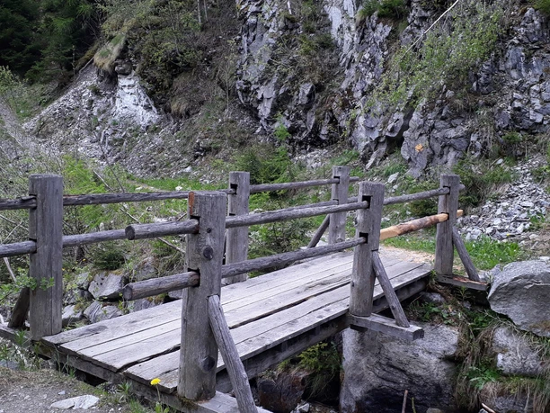 Wanderung vom Fieschertal über Fiesch nach Lax via "Laggeraweg"