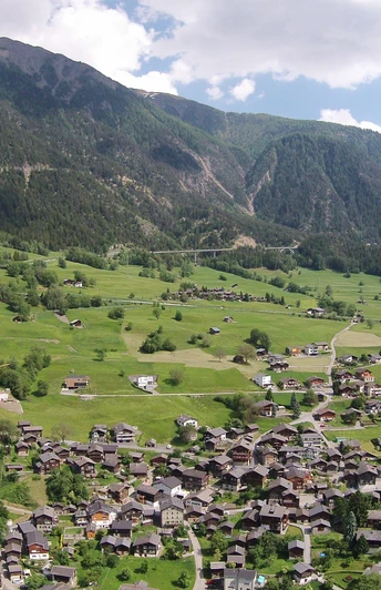 Termen mit Rosswald im Hintergrund