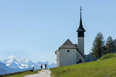 Lawinenkegel Ritzingerfeld: Kapelle und Weisshorn (4505 m)