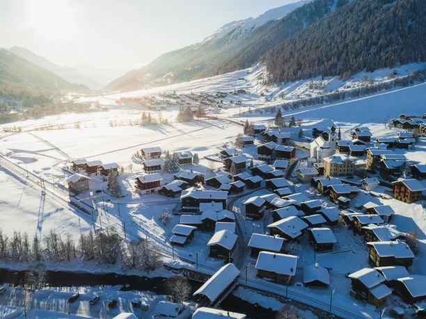 Bergdorf Reckingen von oben
