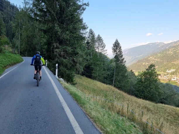Strasse von Ernen nach Binn