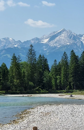 Loisach mit Blick auf die Alpspitze