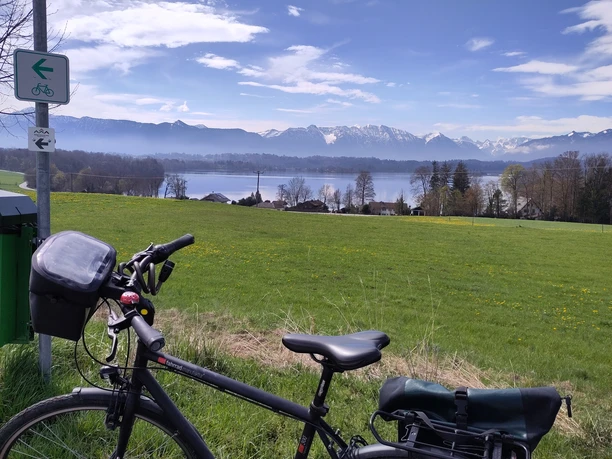 Blick bei Uffing auf den Staffelsee