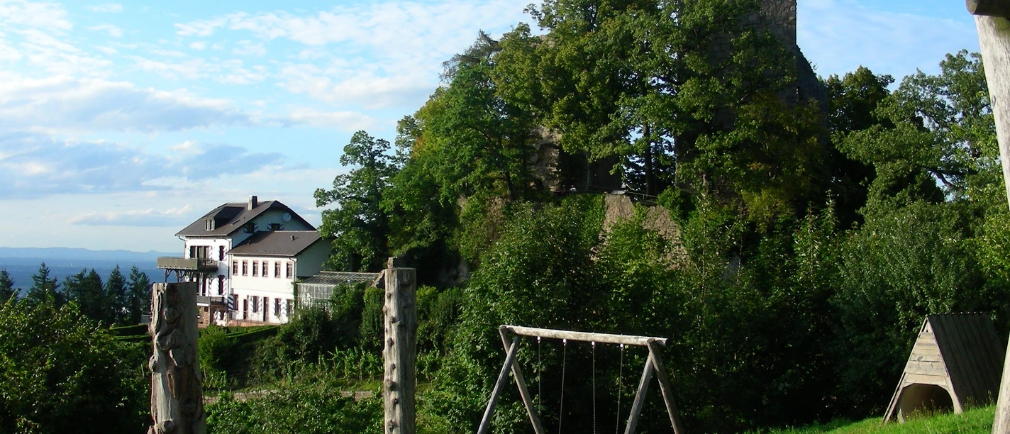 Spielplatz bei der Burgruine Alt-Windeck