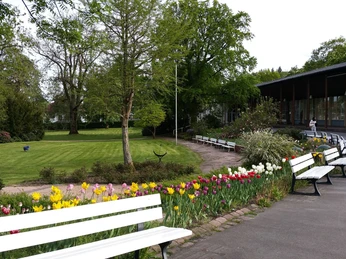 Der Freudenstädter Kurgarten im Frühling