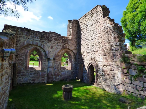 Die Klosterruine in Kniebis