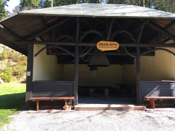 In der Ellbachhütte in Mitteltal kann gegrillt werden.