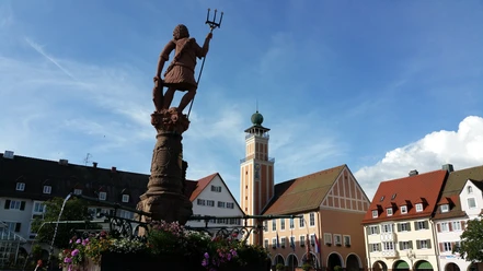 Der Neptunbrunnen auf dem Oberen Marktplatz