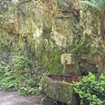 Brunnen am Felsen