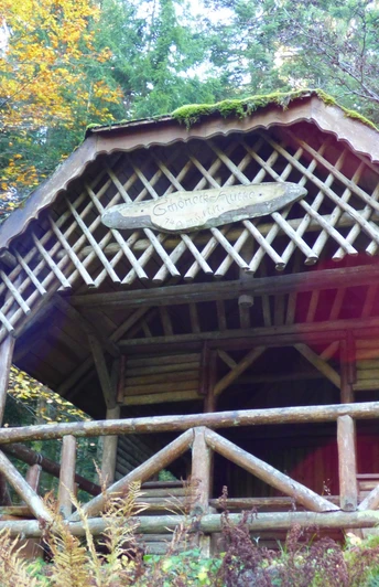 Die Schöneck-Hütte am Teuchelweg