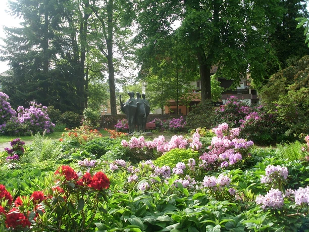 Gefallenen-Mahnmal im Park Courbevoie